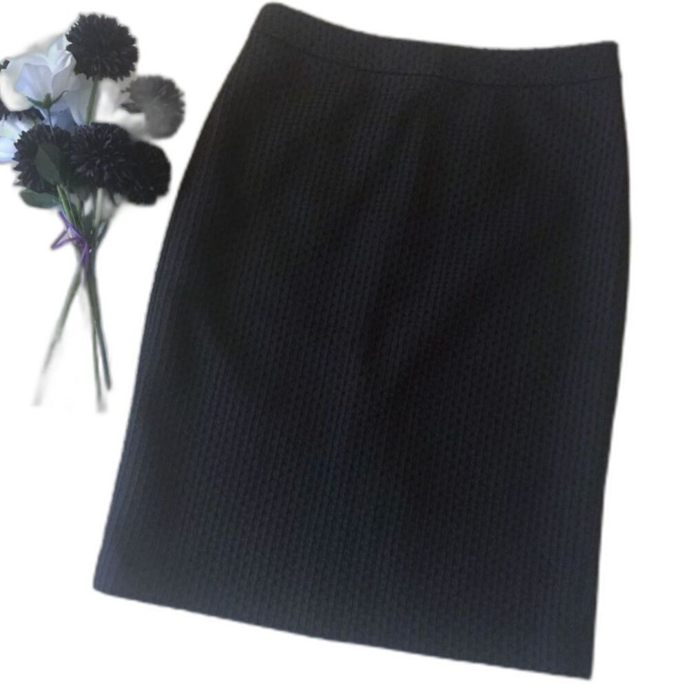 NWOT Ann Taylor Pencil Skirt Size 4 Black